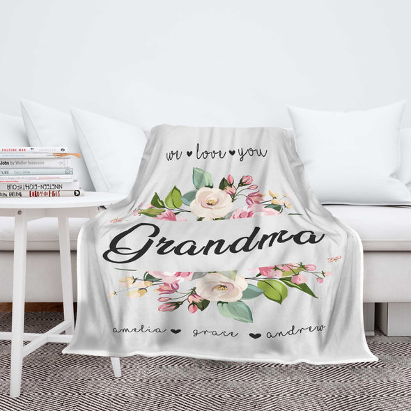 We Love You Grandma Customized Blanket With Grand Kids Names
