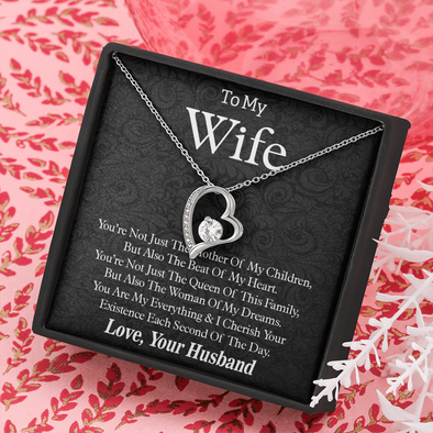To My Wife, Forever Love Necklace With You Are The Queen Of This Family Message Card, Anniversary, Birthday, Gift For Her, Jewelry For Her, Pendant For Her