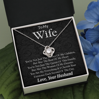 To My Wife, Love Knot Necklace With You Are The Queen Of This Family Message Card, Anniversary, Birthday, Gift For Her, Jewelry For Her, Pendant For Her